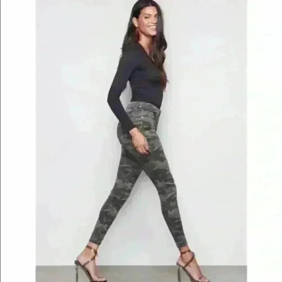 Good American Denim - Good American Camo Good Legs Skinny Jeans Size 4/27